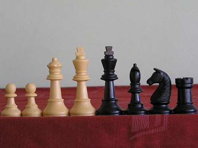 Plastic Chess Pieces No: 5, KH 90 mm, extra quality